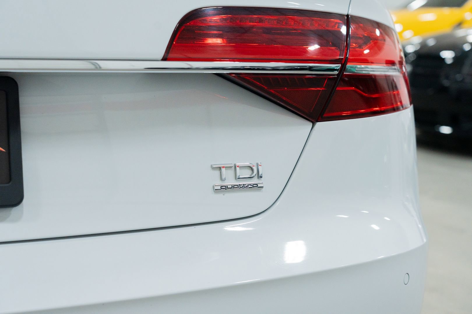 Used 2015 Audi A8 L TDI w/ Premium Package image 10