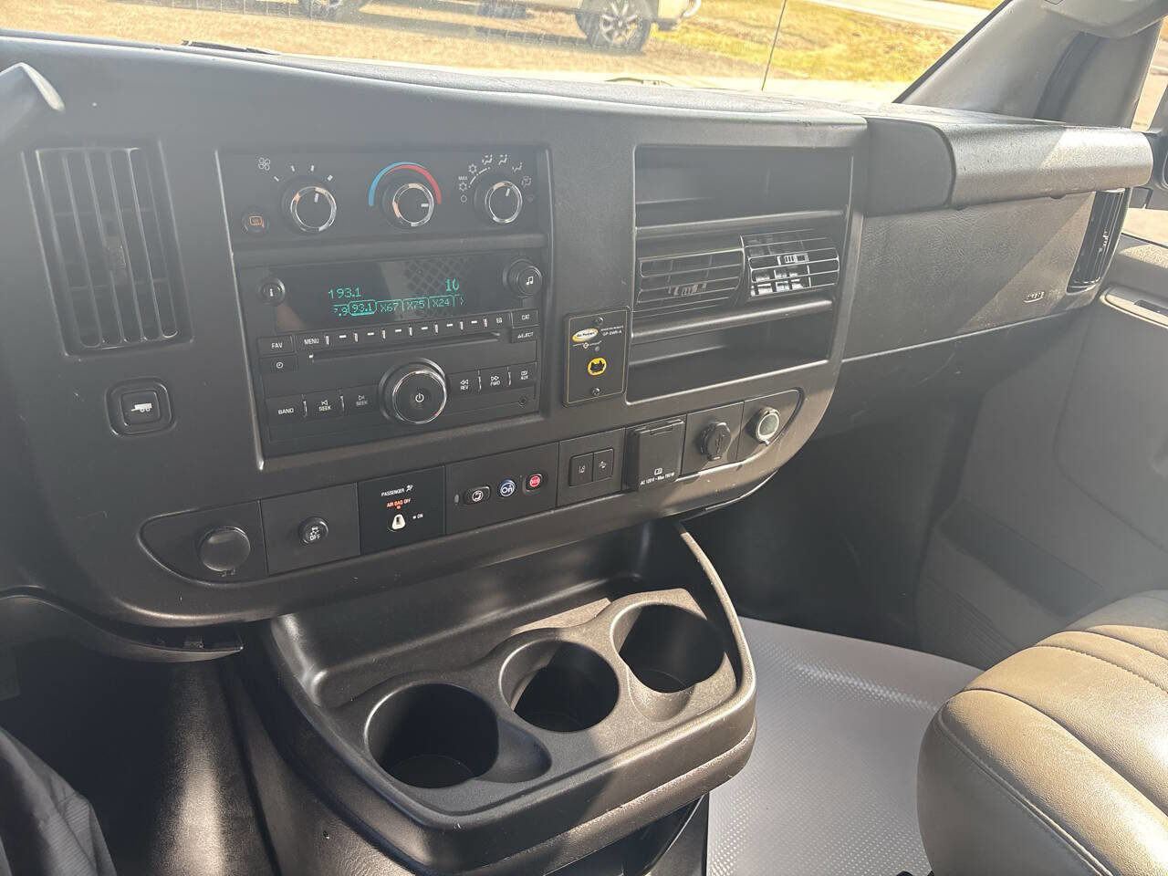 Used 2019 Chevrolet Express 2500 w/ Communications Package RWD image 21