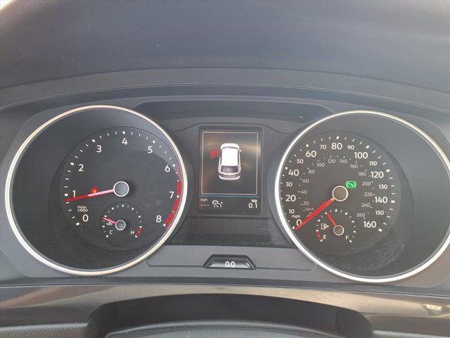 Used 2021 Volkswagen Tiguan SE w/ Panoramic Sunroof Package image 12