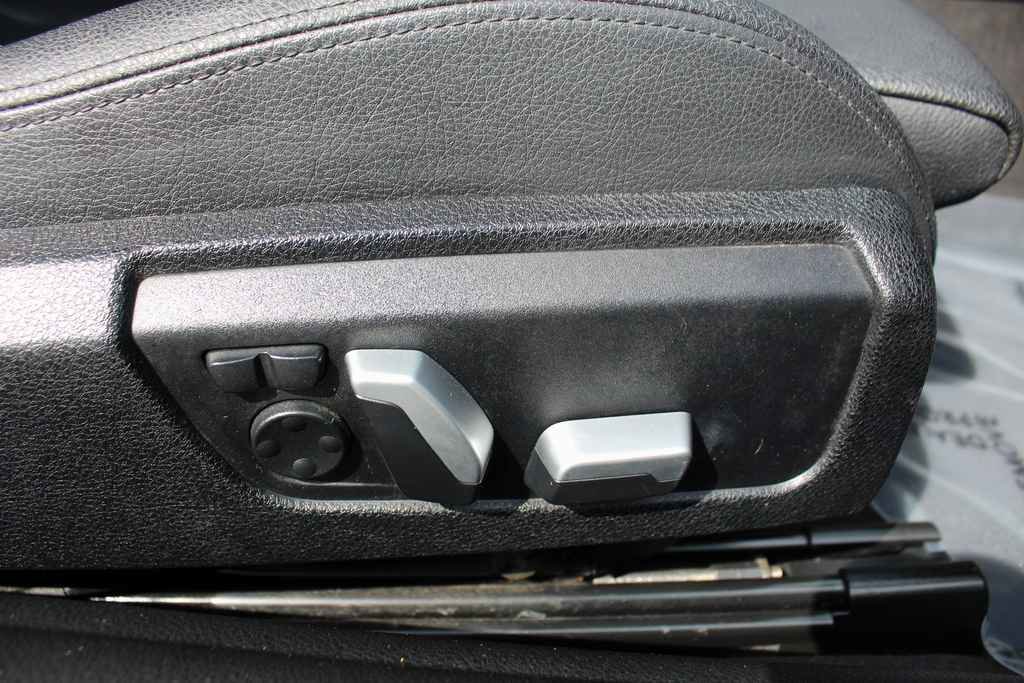 Used 2019 BMW 430i xDrive Convertible w/ Convenience Package AWD/4WD image 29