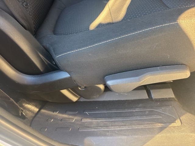 Used 2023 GMC Acadia SLE w/ Driver Convenience Package image 16