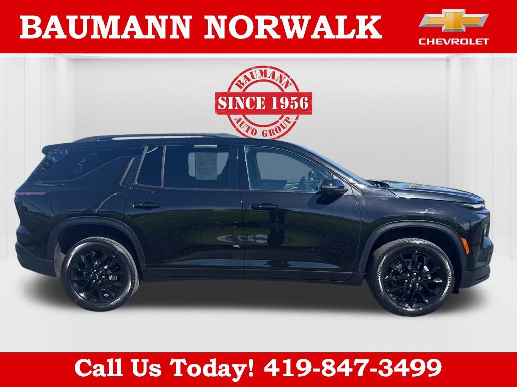 Used 2025 Chevrolet Traverse LT w/ Midnight/Sport Edition AWD/4WD image 8