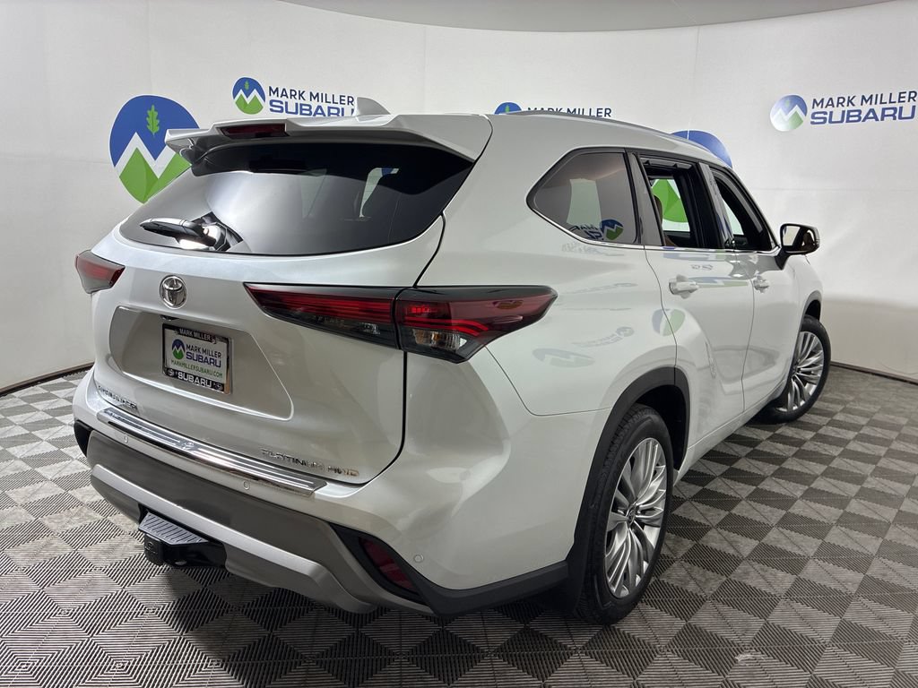 Used 2025 Toyota Highlander Platinum AWD/4WD image 10