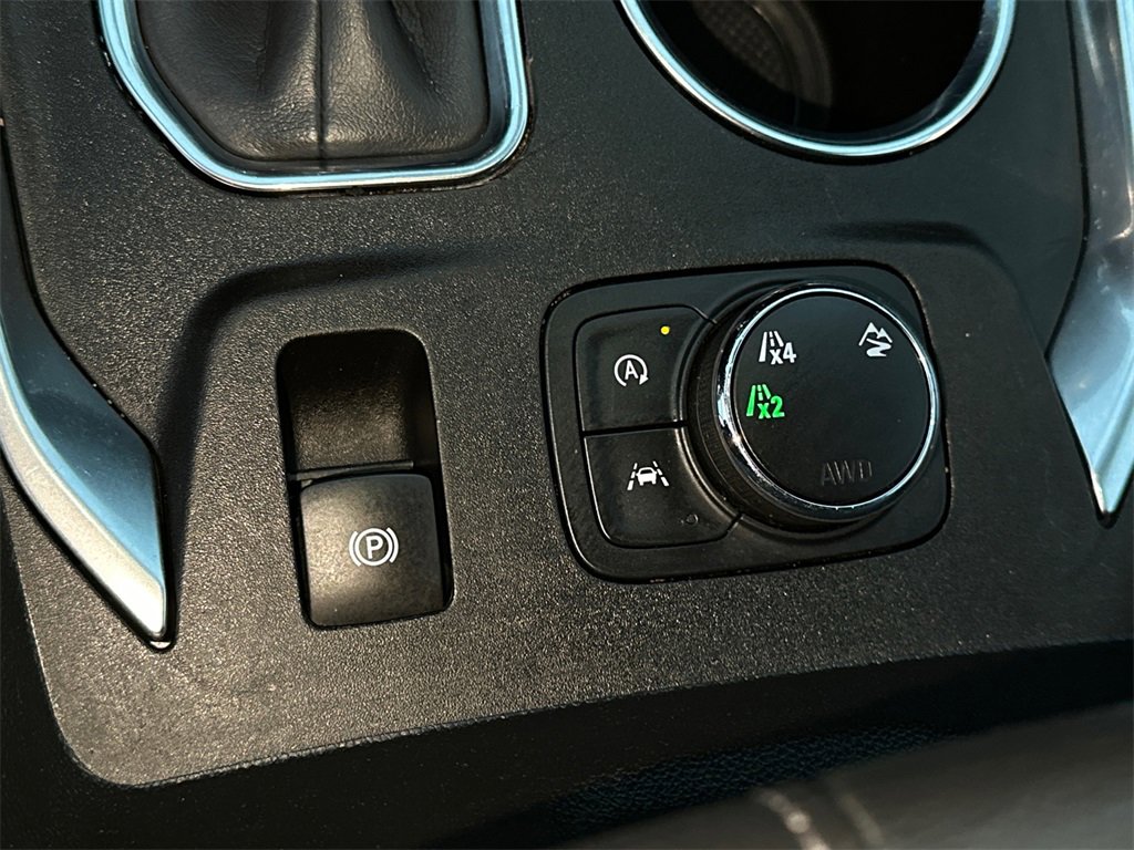 Used 2022 Chevrolet Traverse LT w/ Midnight/Sport Edition image 36