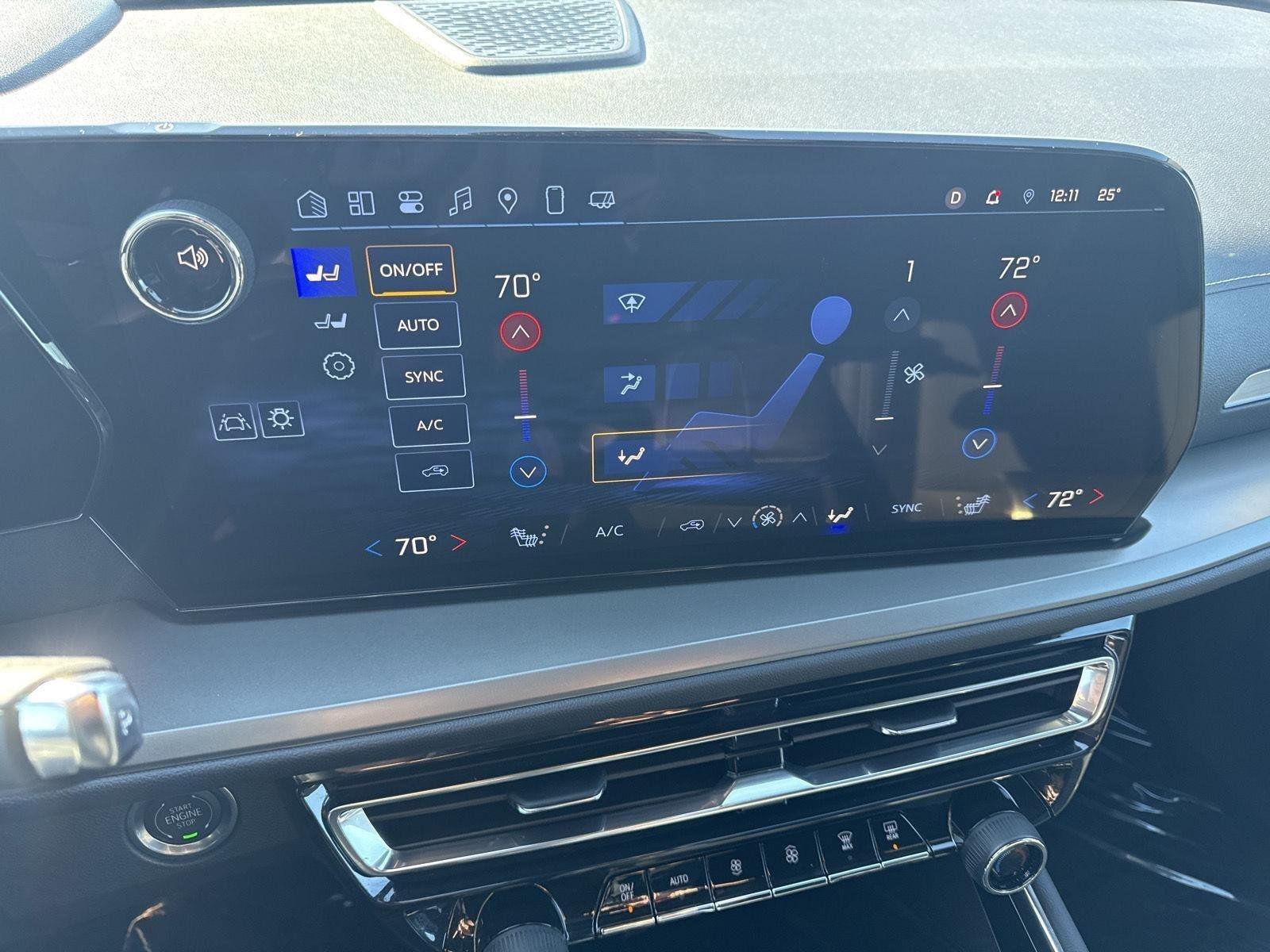 Used 2025 Chevrolet Traverse LT w/ Enhanced Driving Package image 26