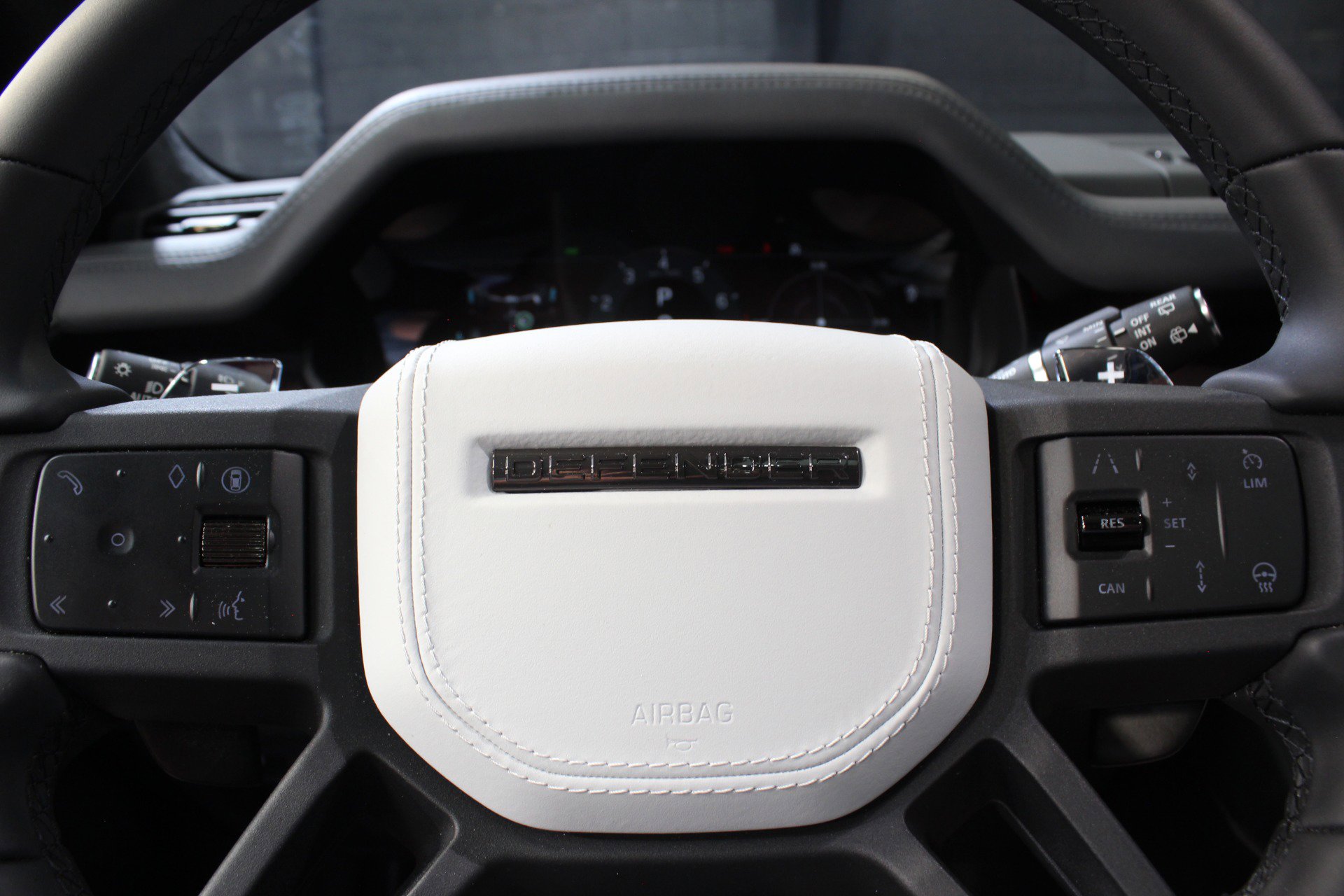 Used 2026 Land Rover Defender 110 image 61