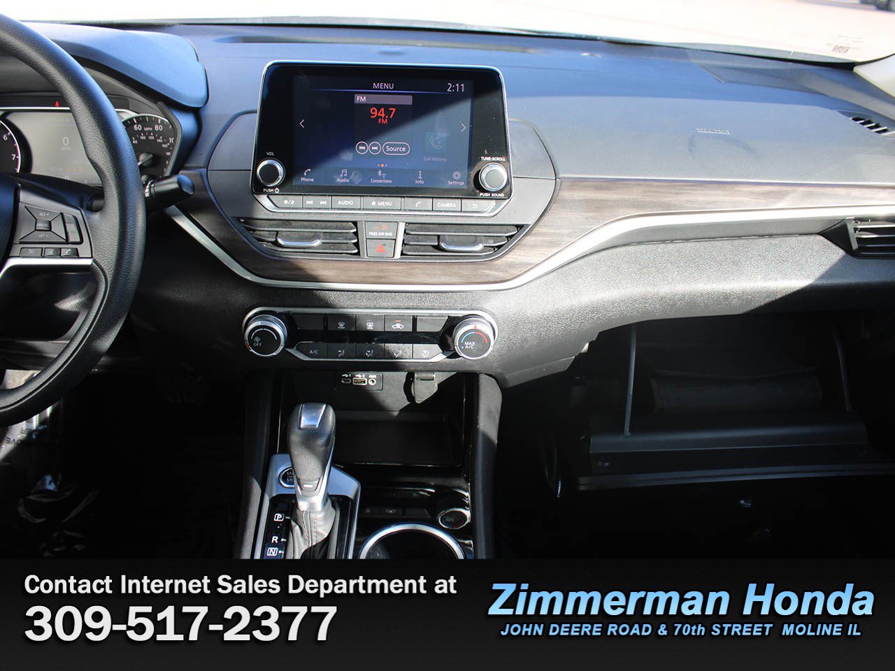 Used 2024 Nissan Altima 2.5 SV image 16