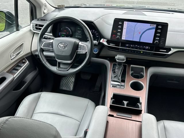 Used 2024 Toyota Sienna XLE w/ XLE Plus Package AWD/4WD image 59