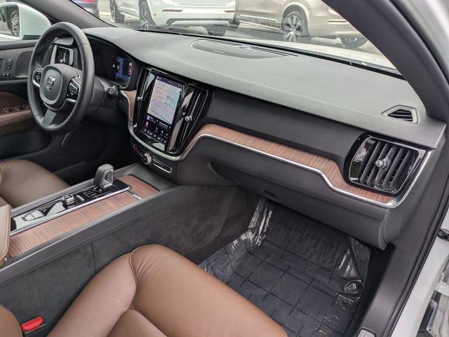 Certified 2023 Volvo V60 B5 Cross Country Plus w/ Climate Package image 31