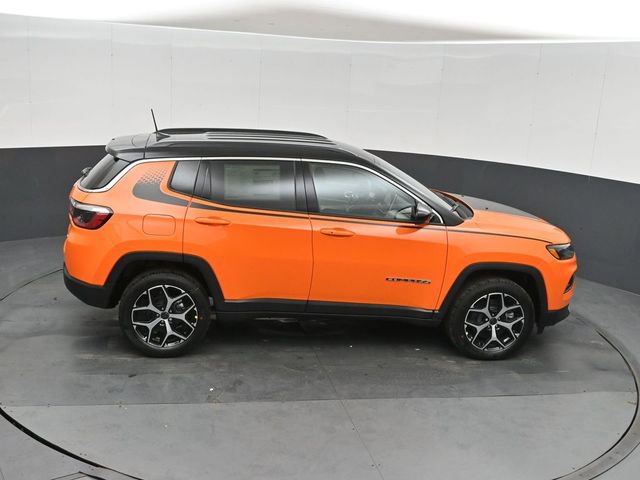New 2026 Jeep Compass Limited w/ Mopar Graphics Package AWD/4WD image 29