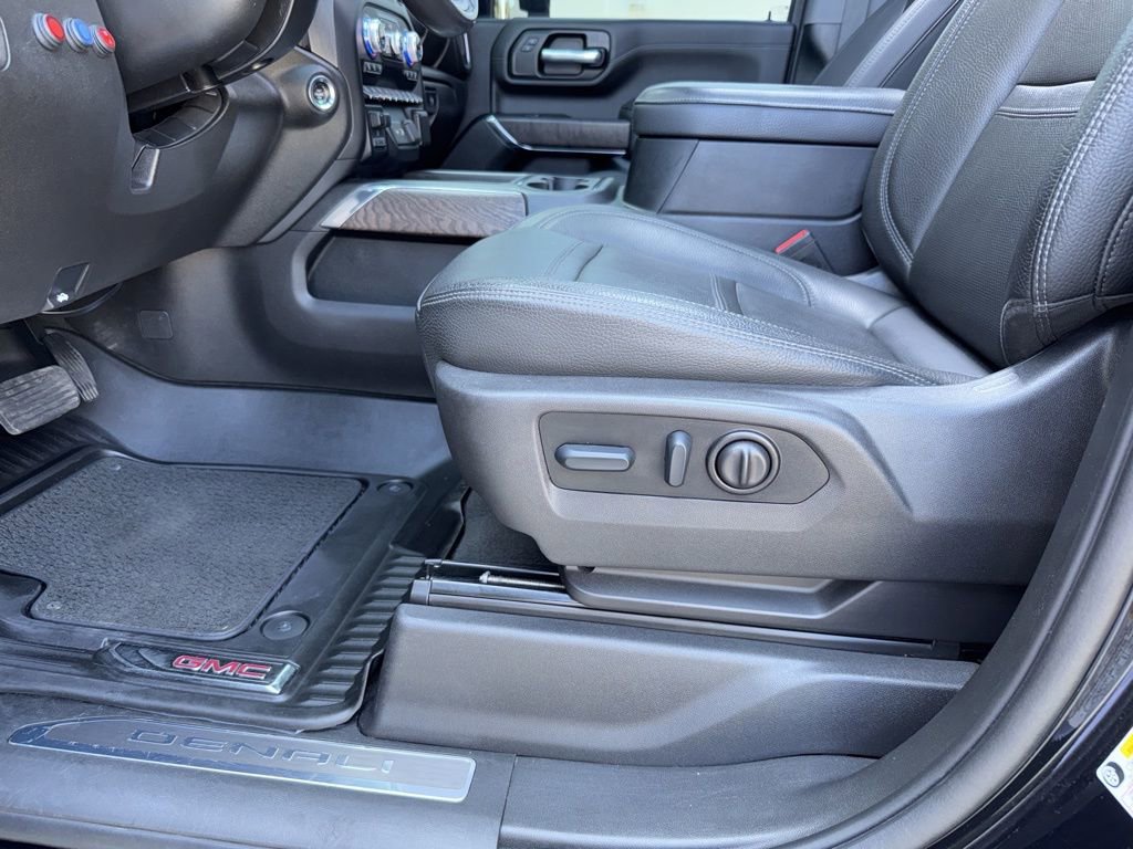 Used 2023 GMC Sierra 3500 Denali w/ Denali Black Diamond Edition image 22