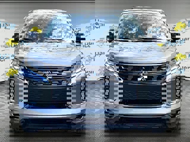 Used 2025 Mitsubishi Outlander Sport AWD image 3