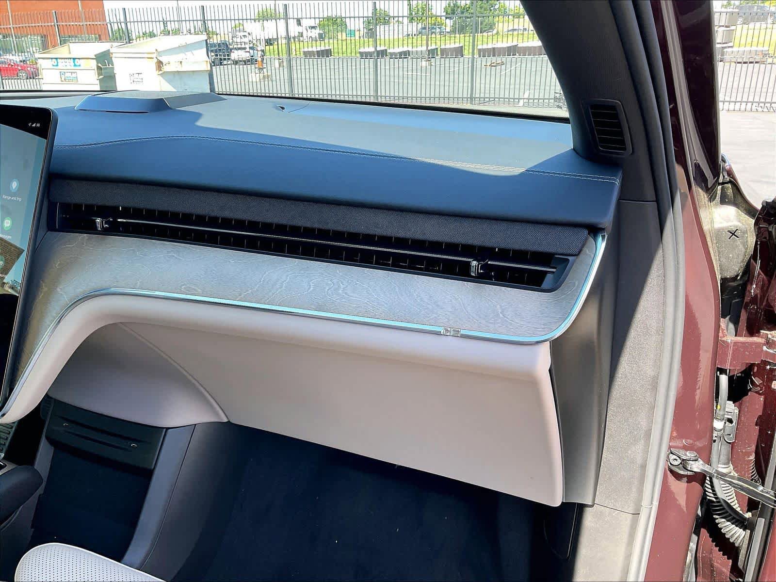 New 2026 Volvo EX90 Plus AWD/4WD image 29