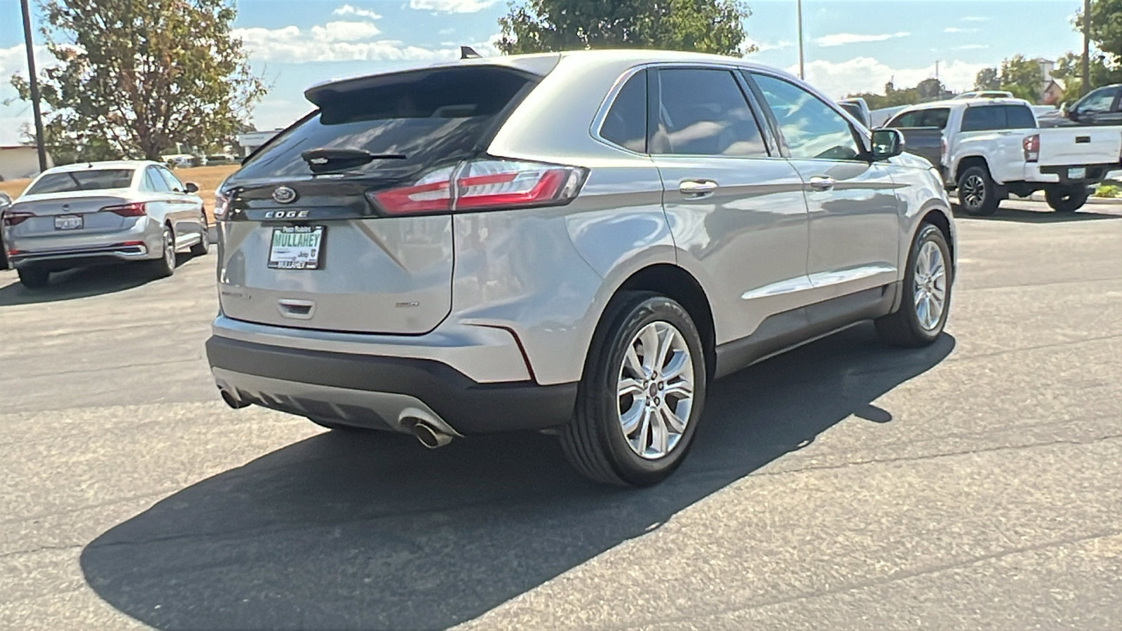 Used 2022 Ford Edge Titanium image 3