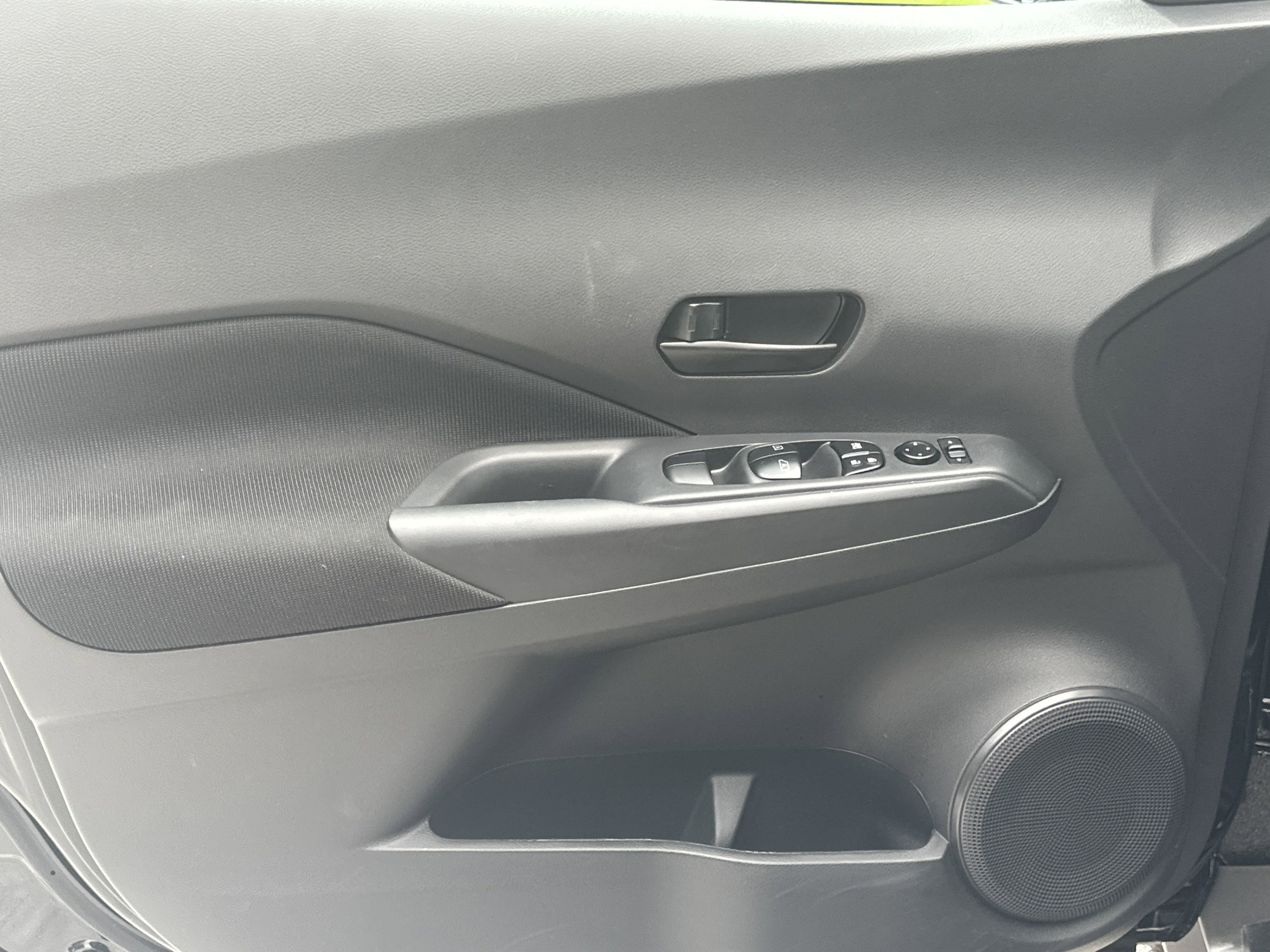 New 2024 Nissan Kicks S image 10