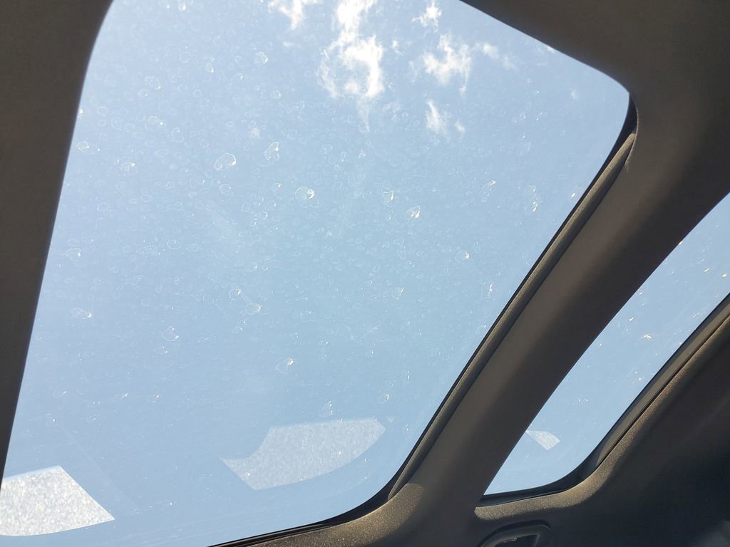 Used 2022 Mercedes-Benz GLB 250 4MATIC w/ Premium Package Lite image 33