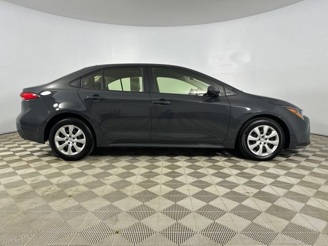 Used 2023 Toyota Corolla LE w/ Carpet Mat Package (TMS) FWD image 8