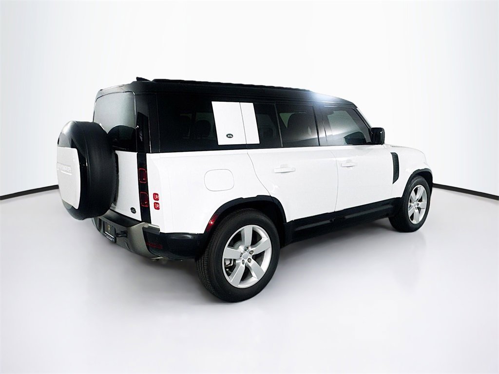 Used 2023 Land Rover Defender 110 X-Dynamic SE image 5