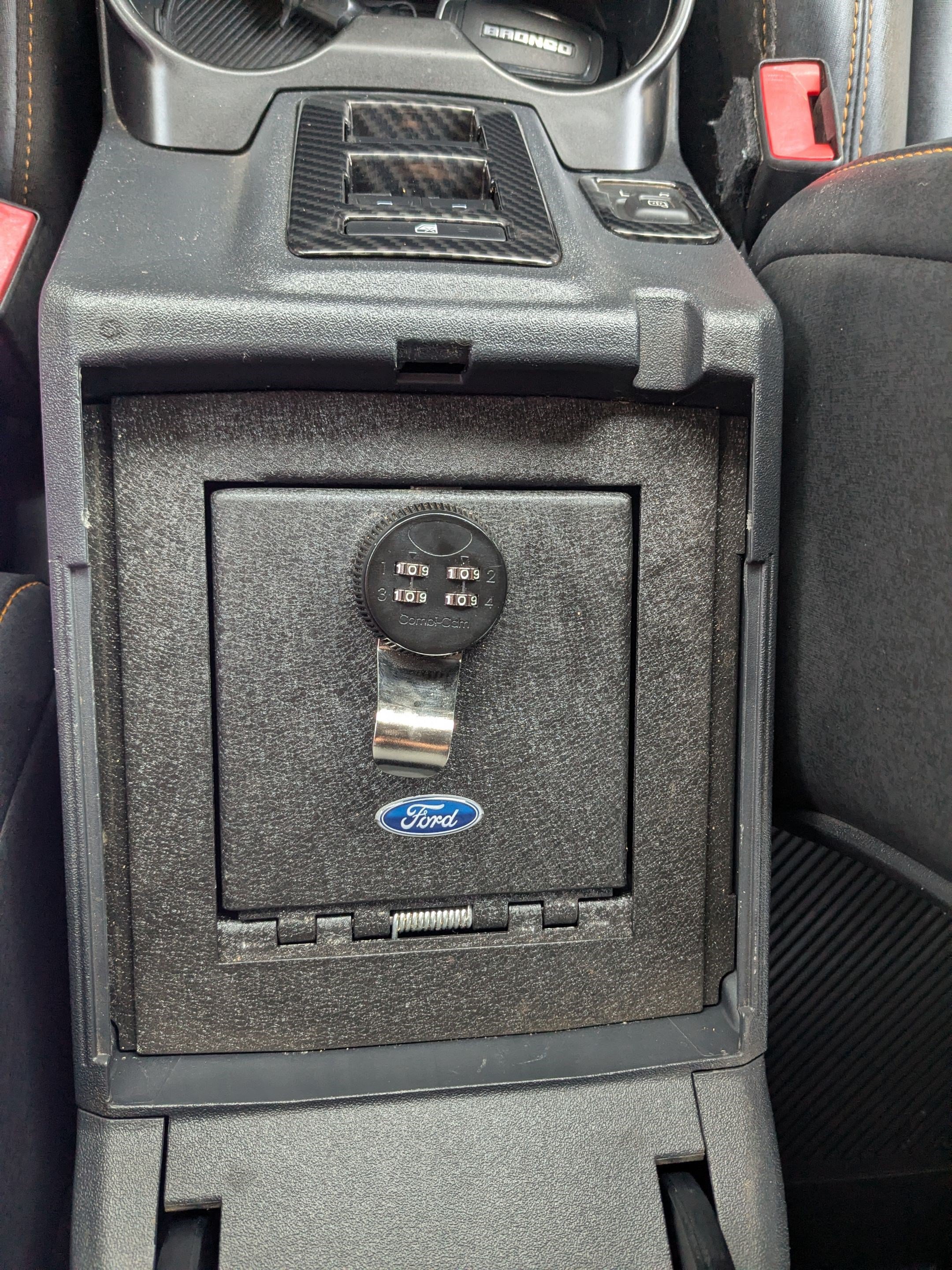 Used 2022 Ford Bronco Badlands w/ Sasquatch Package AWD/4WD image 28