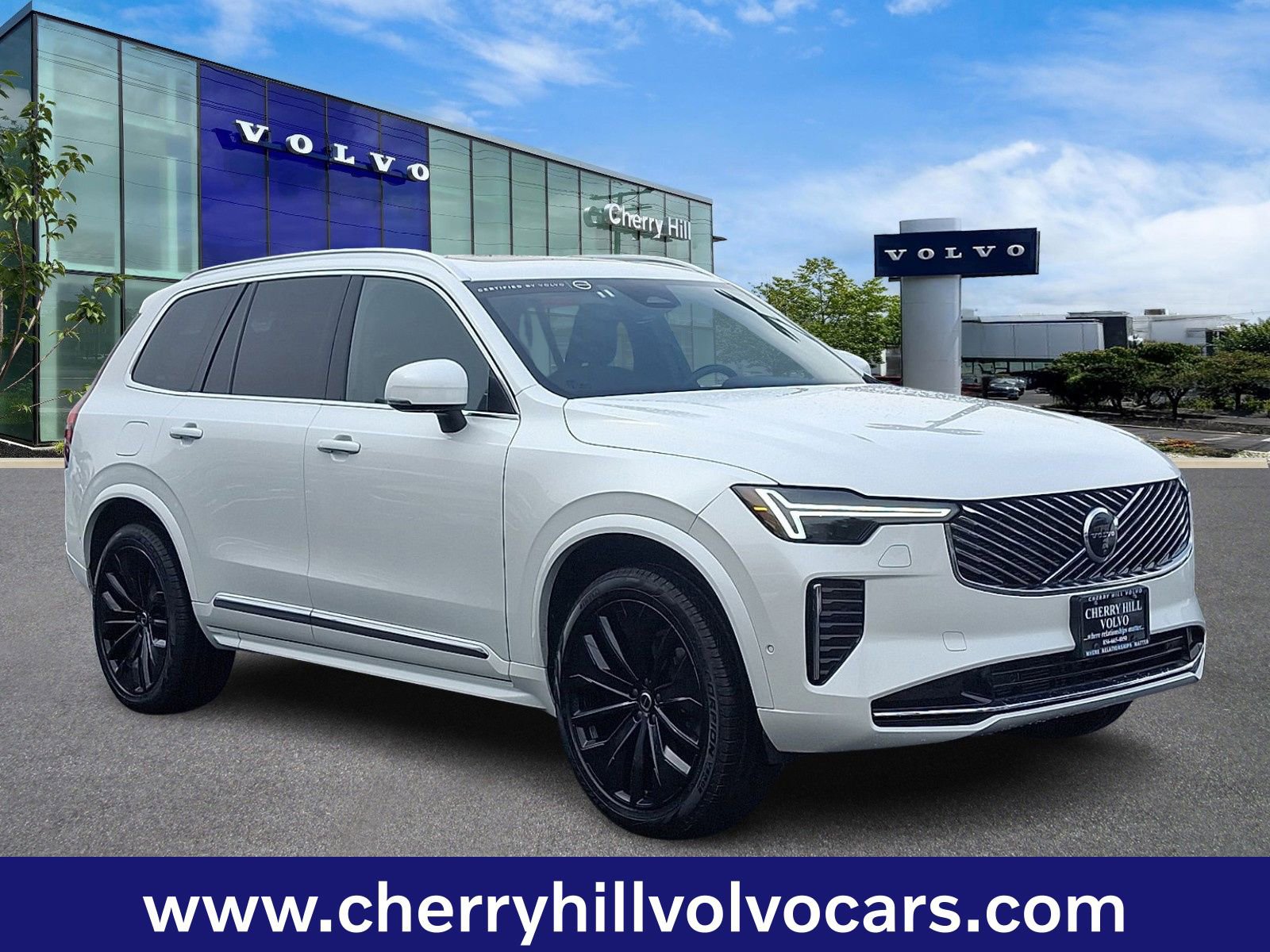 Certified 2025 Volvo XC90 B5 Plus image 1