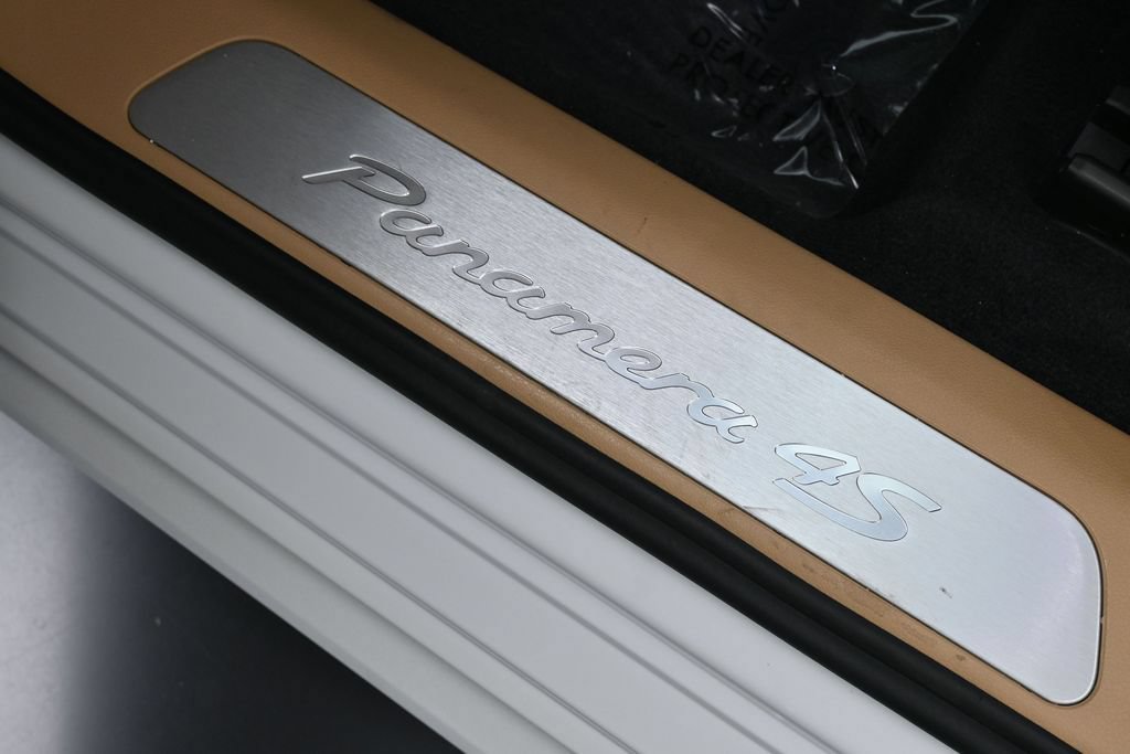 Certified 2023 Porsche Panamera 4S AWD/4WD image 25