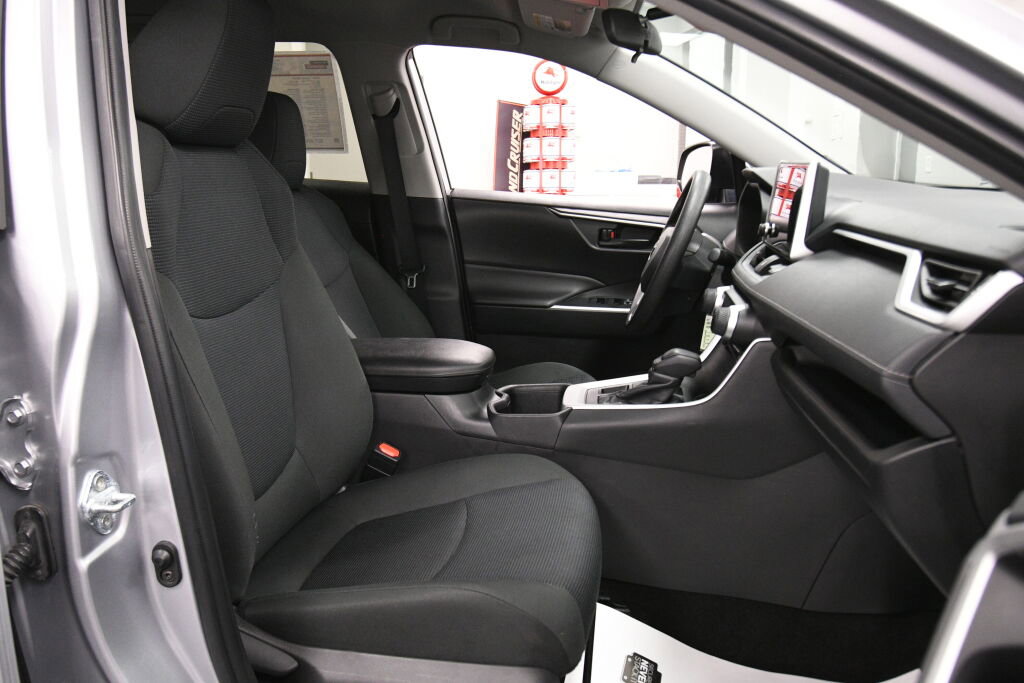 Certified 2024 Toyota RAV4 LE image 23