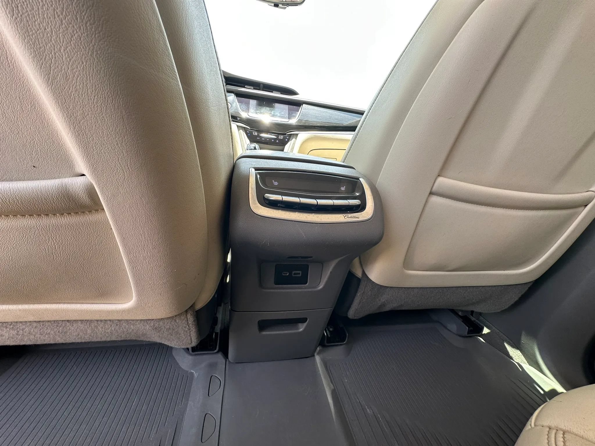 Used 2020 Cadillac XT6 Premium Luxury FWD image 17