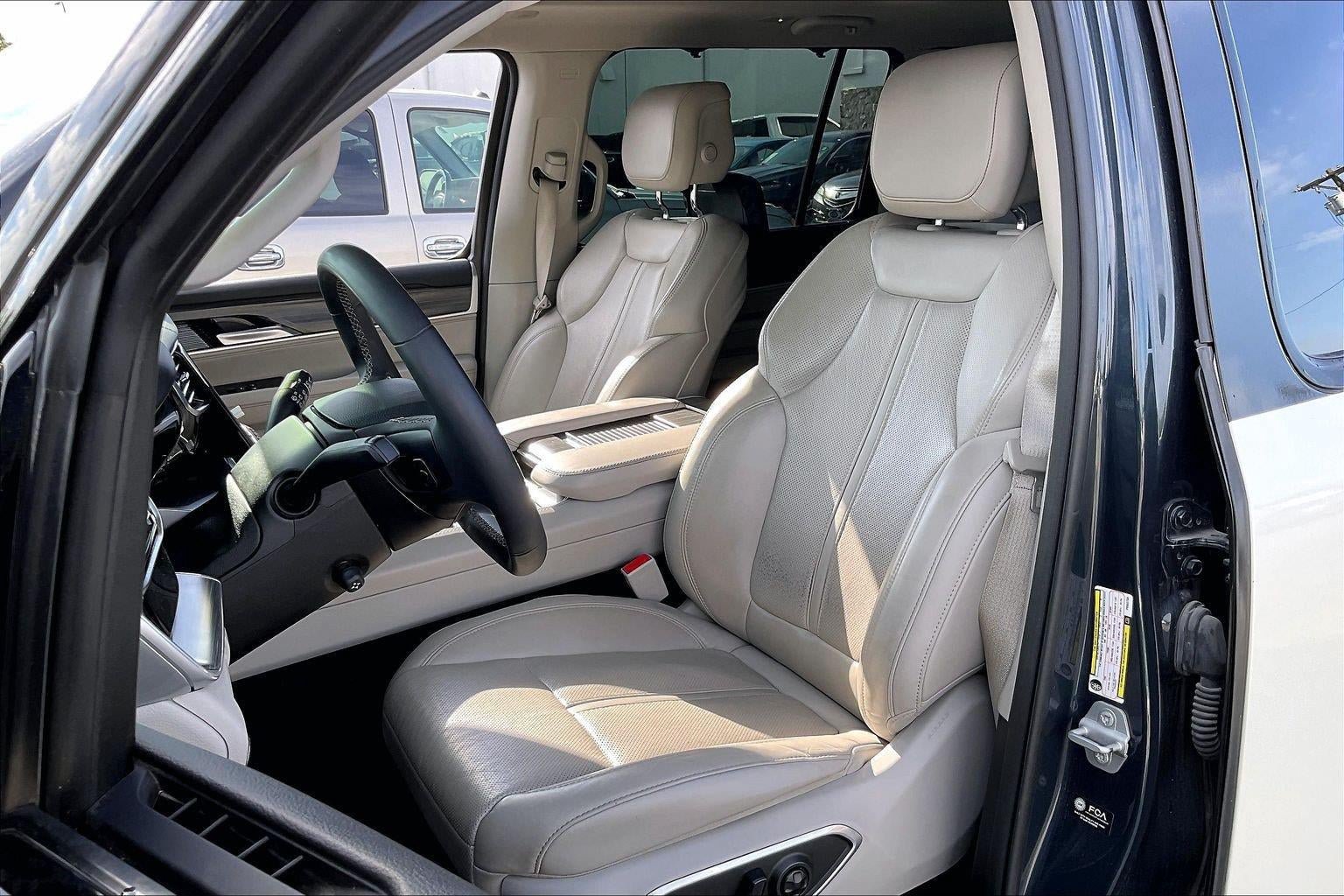 Used 2023 Jeep Wagoneer L Series III w/ Premium Group I AWD/4WD image 22