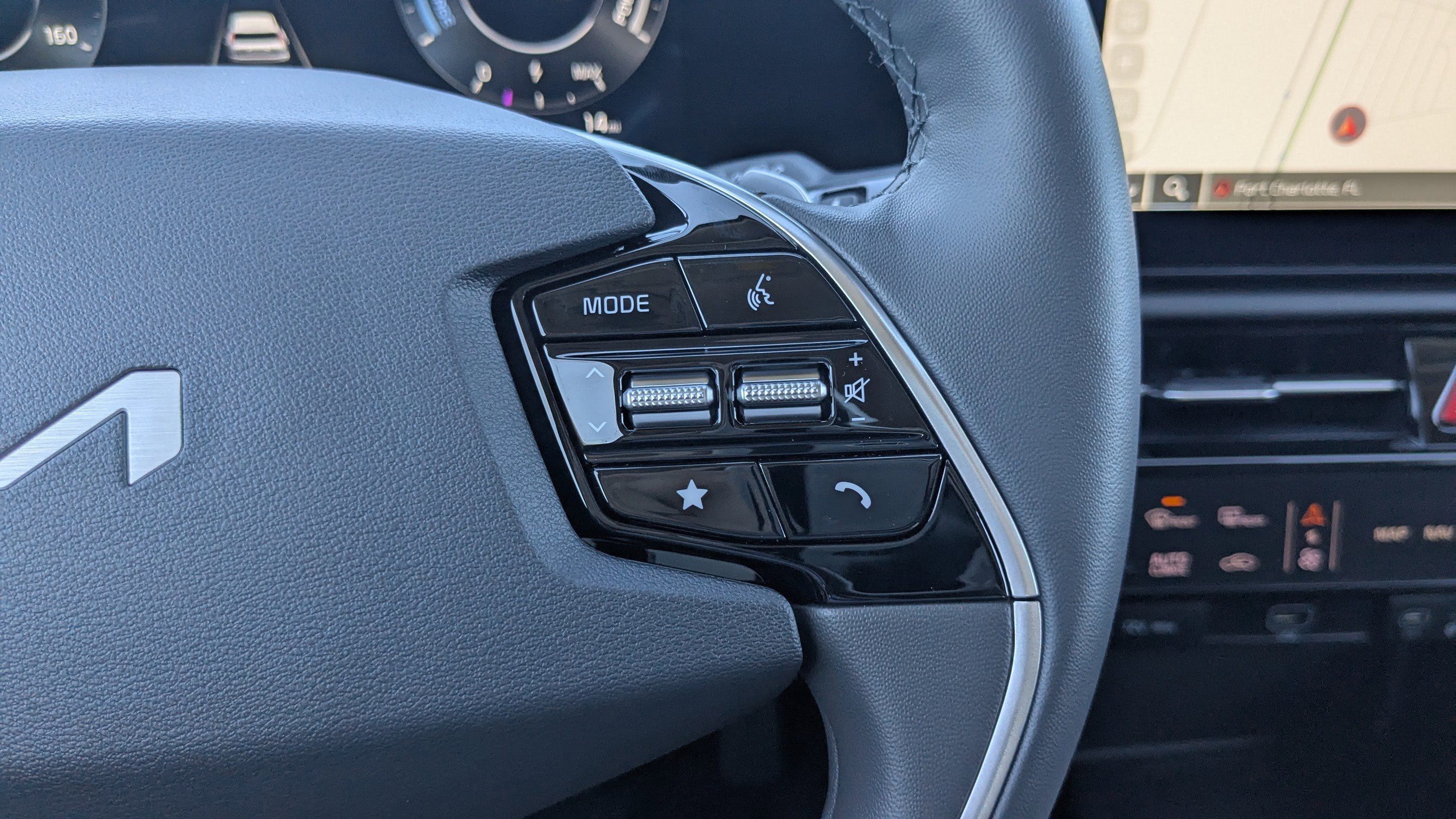 New 2025 Kia Niro Wind image 32