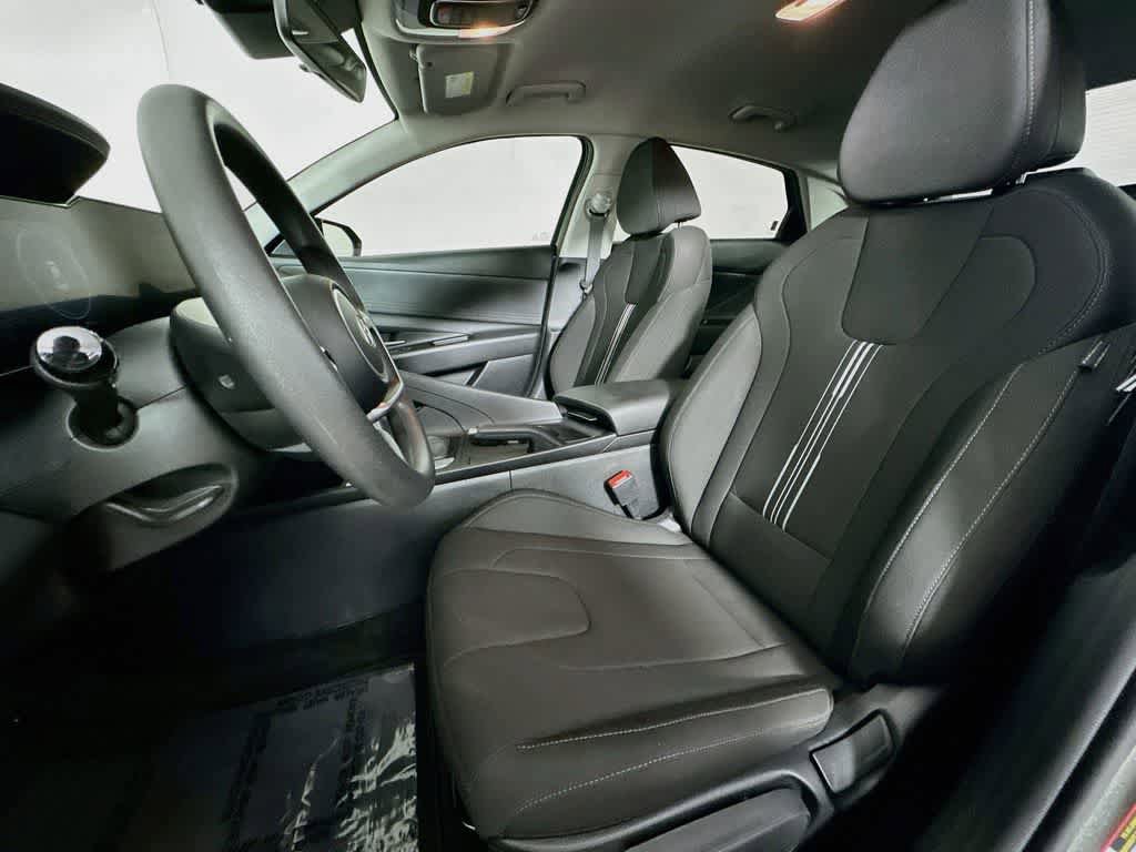 Used 2024 Hyundai Elantra SEL FWD image 12