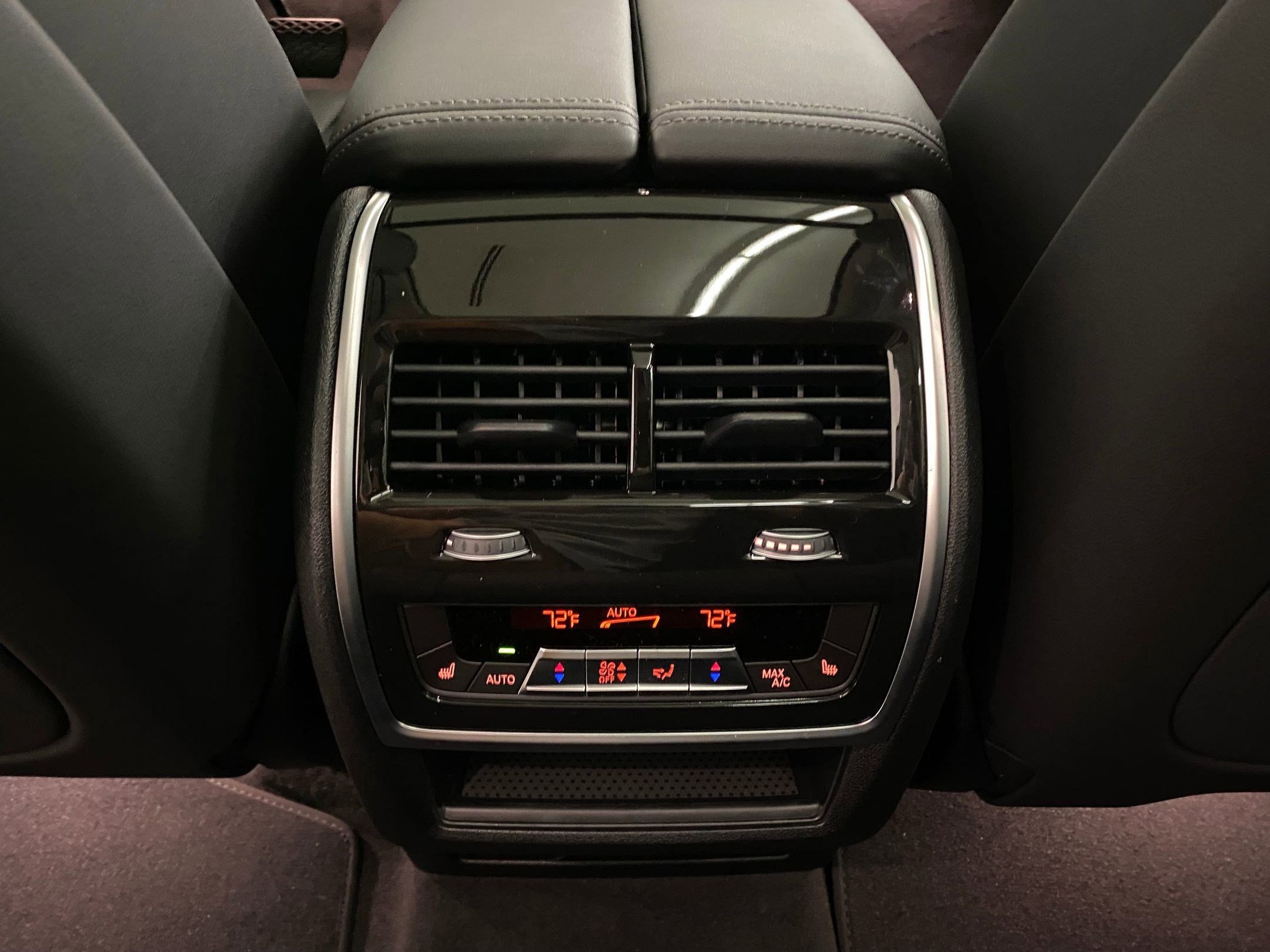 Used 2026 BMW X7 xDrive40i w/ Premium Package image 29