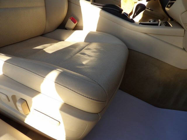 Used 2013 Lexus ES 300h w/ Luxury Pkg FWD image 19