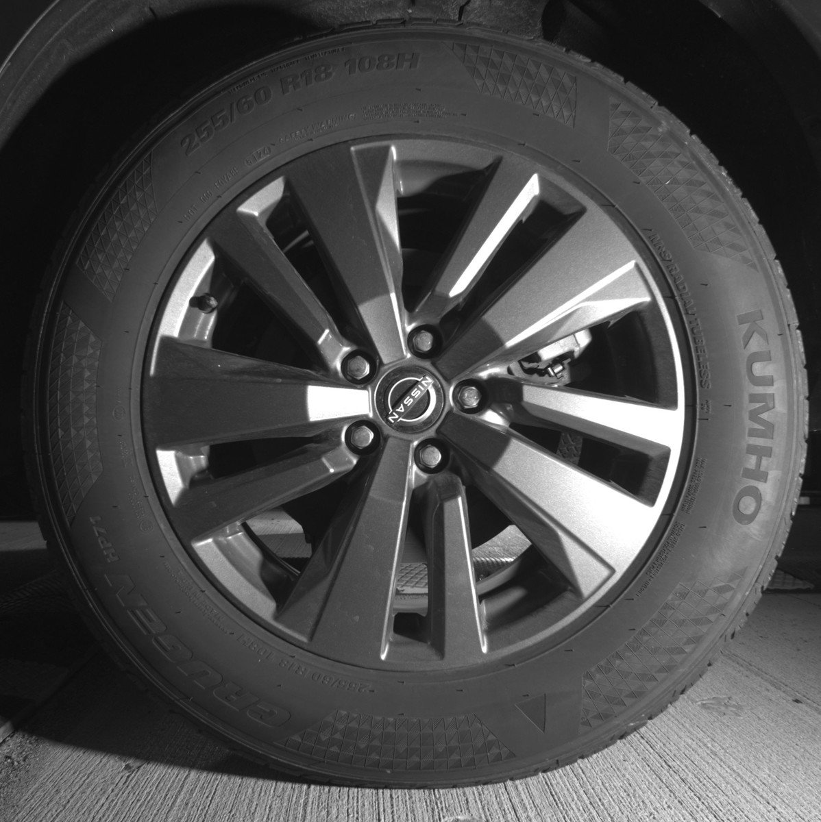 Used 2025 Nissan Pathfinder SV AWD/4WD image 14