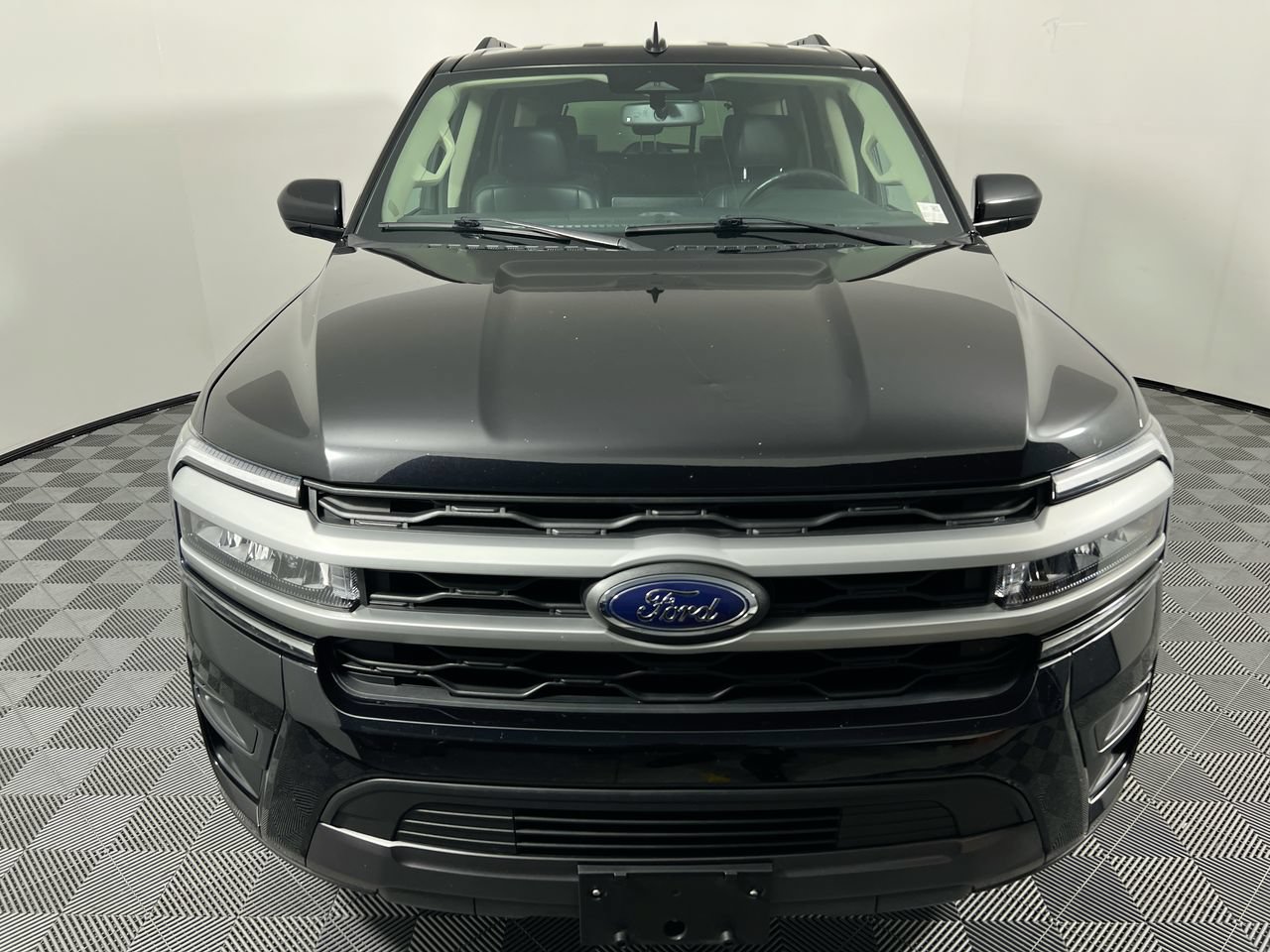 Used 2024 Ford Expedition XLT AWD/4WD image 8