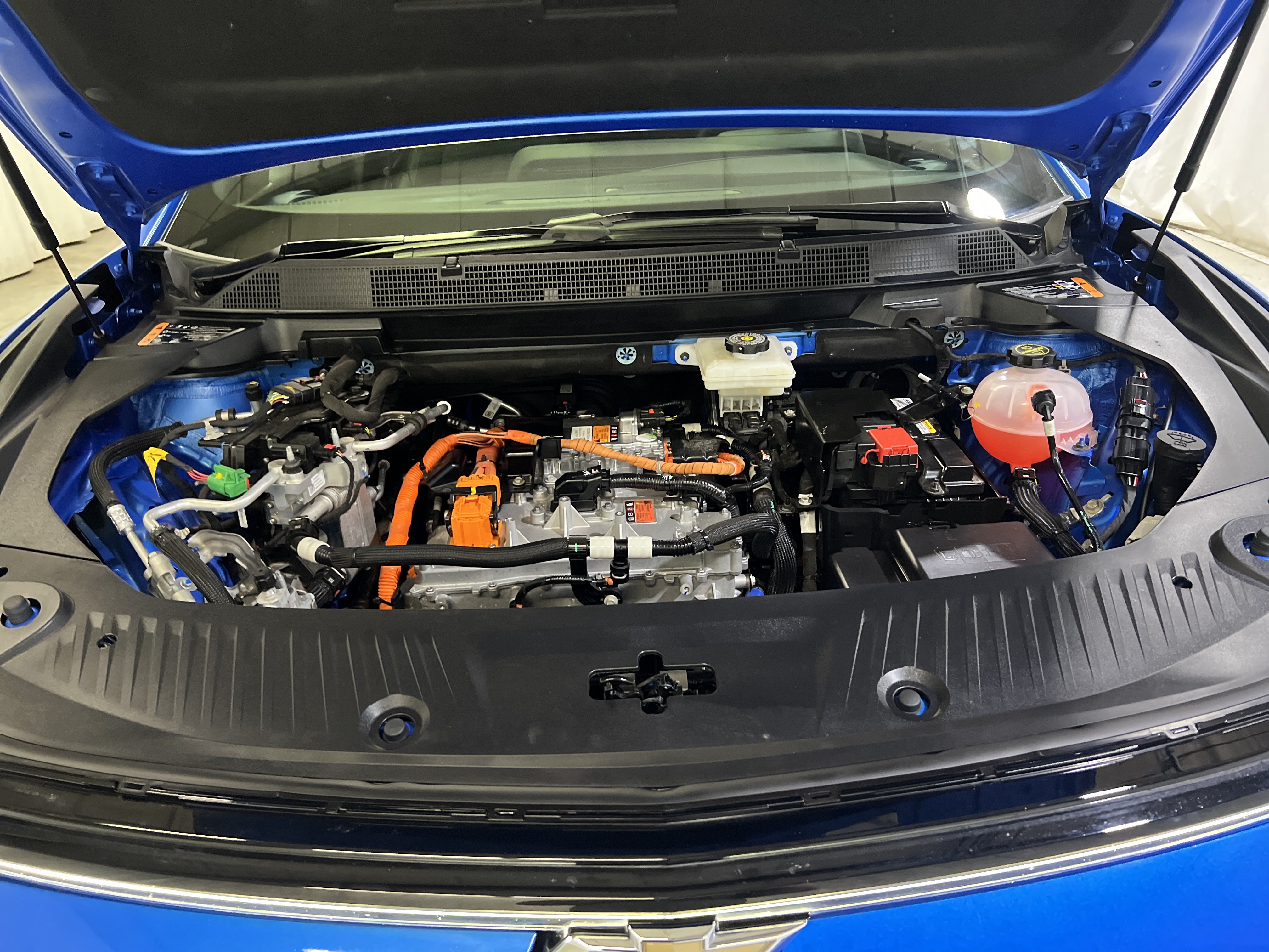 Certified 2024 Chevrolet Equinox EV LT FWD image 15
