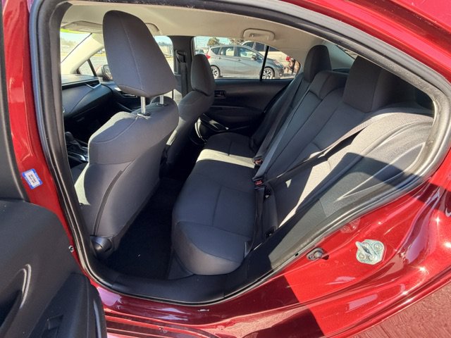 Used 2022 Toyota Corolla LE FWD image 9
