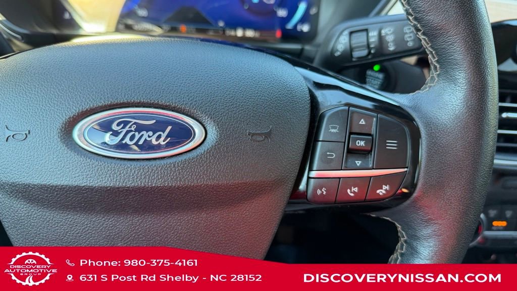 Used 2022 Ford Escape Titanium w/ Titanium Premium Package image 25