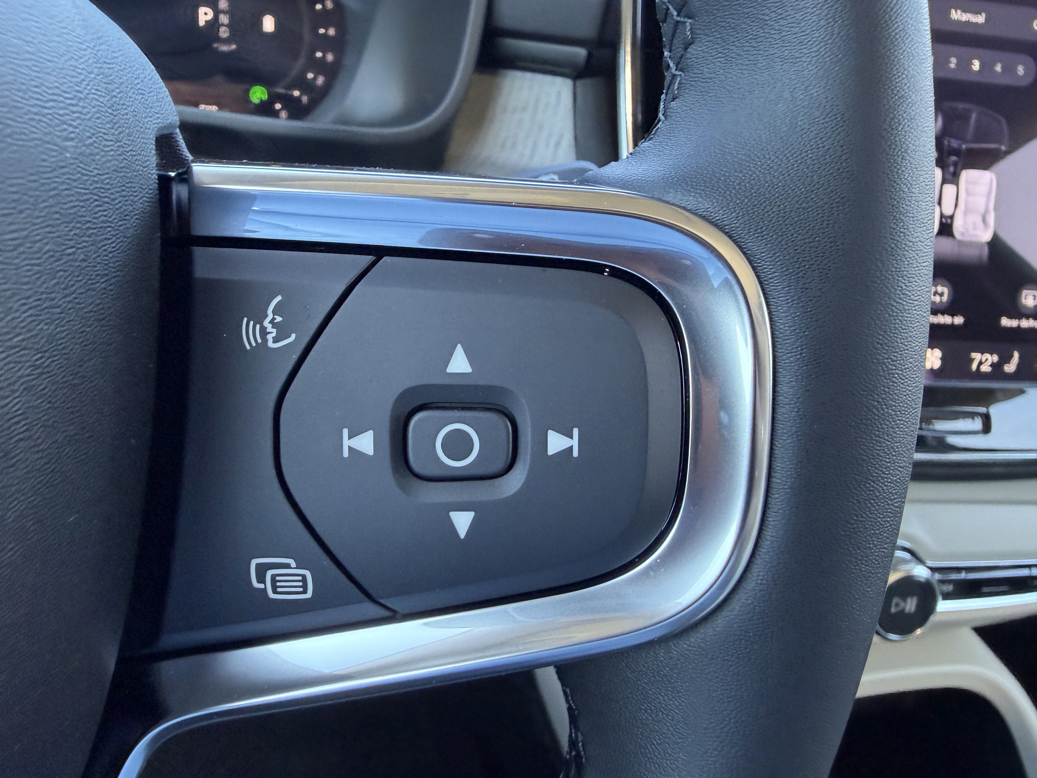 New 2026 Volvo XC40 B5 Plus w/ Climate Package image 30