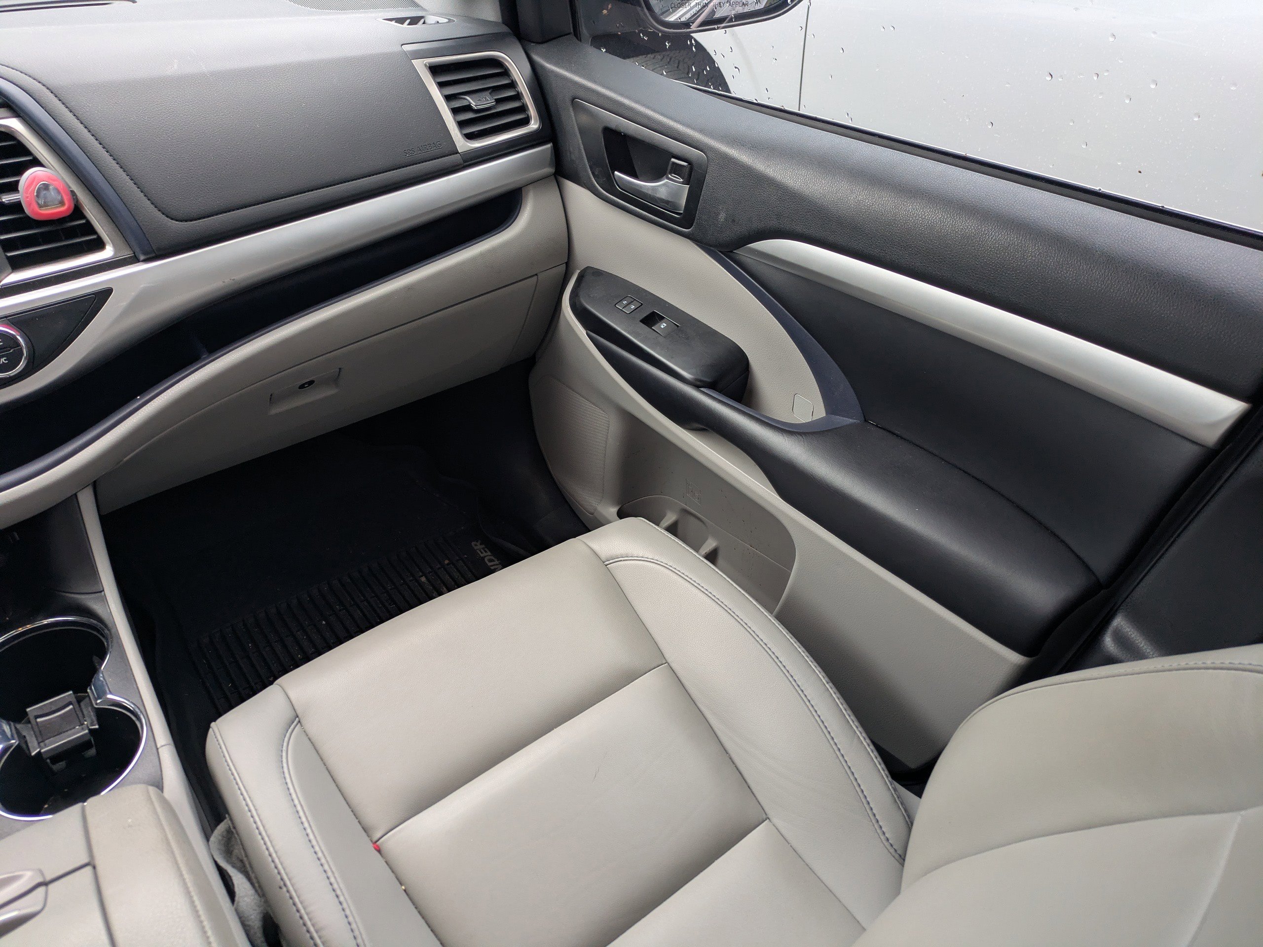 Used 2019 Toyota Highlander XLE image 20