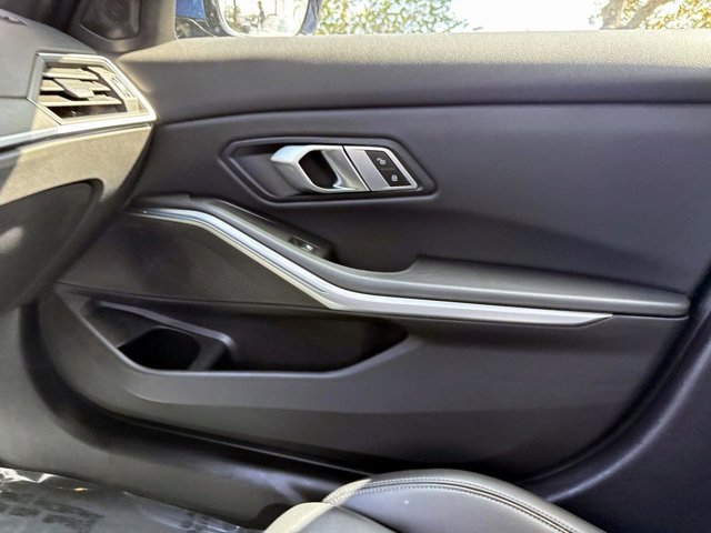 Used 2023 BMW 330i xDrive Sedan AWD/4WD image 22