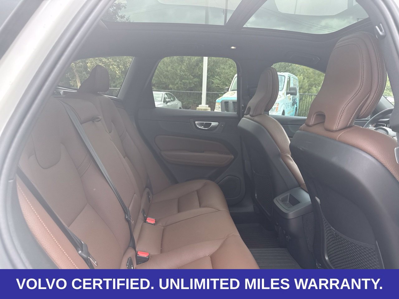 Certified 2024 Volvo XC60 B5 Plus w/ Protection Package Premier AWD/4WD image 23
