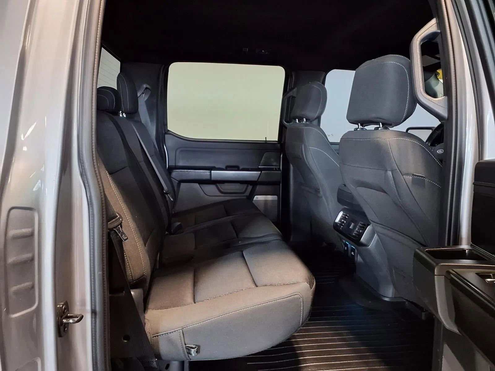 Used 2021 Ford F150 XLT w/ Equipment Group 302A High RWD image 9