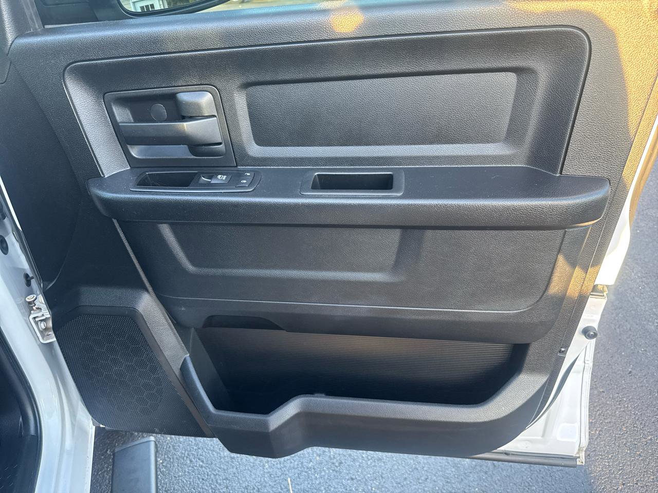 Used 2015 RAM 1500 Express AWD/4WD image 8