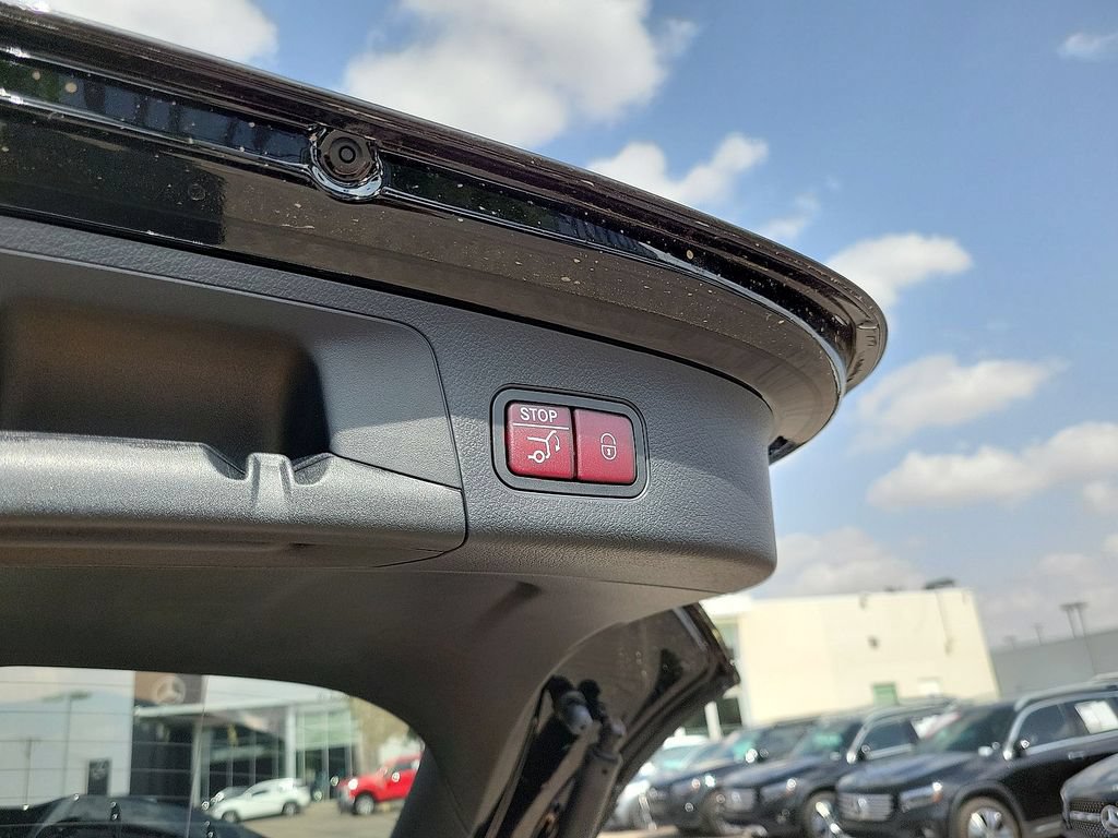 New 2025 Mercedes-Benz GLA 250 4MATIC image 12