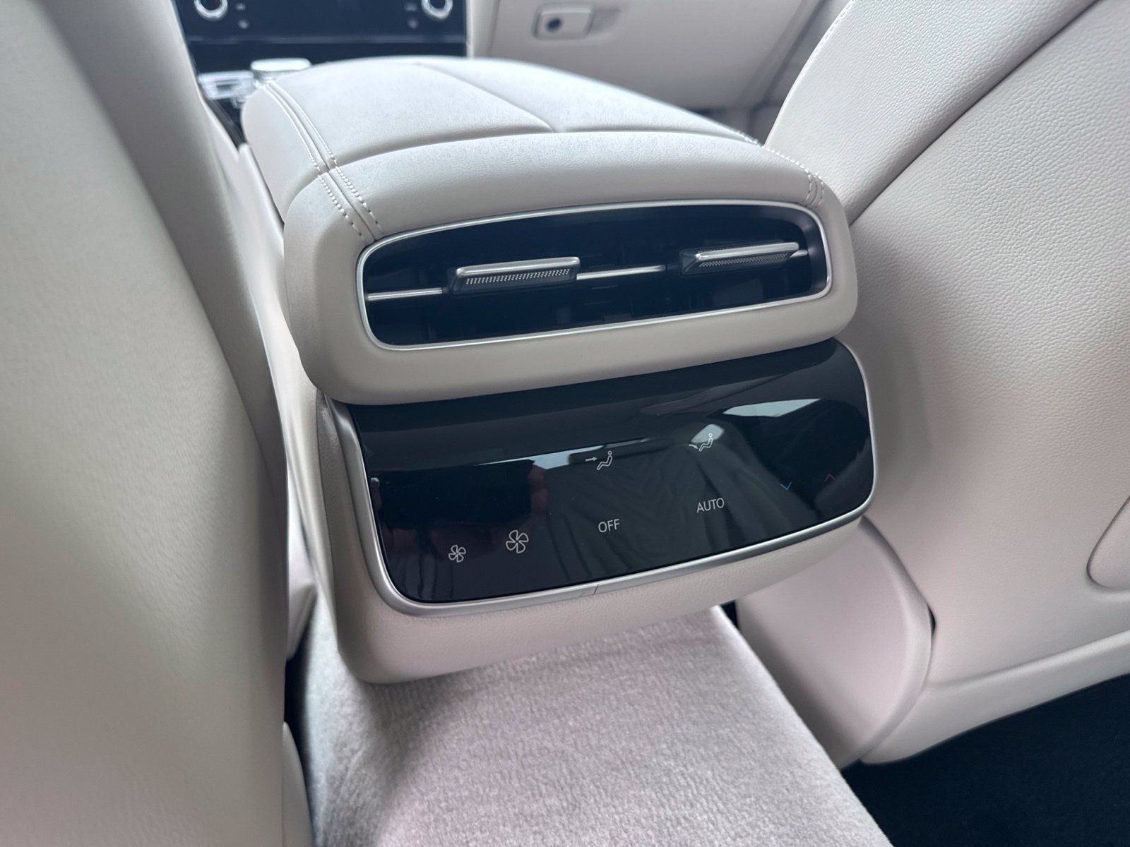 Used 2025 Genesis G80 2.5T Sport Prestige AWD/4WD image 13