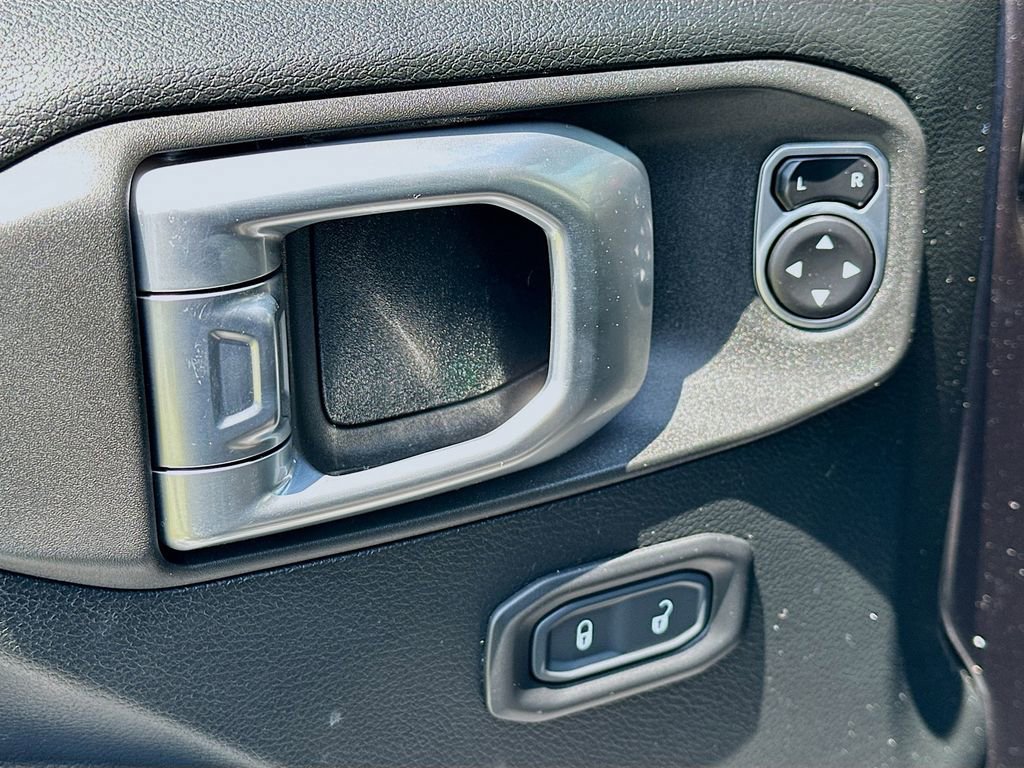 Used 2020 Jeep Gladiator Rubicon image 22