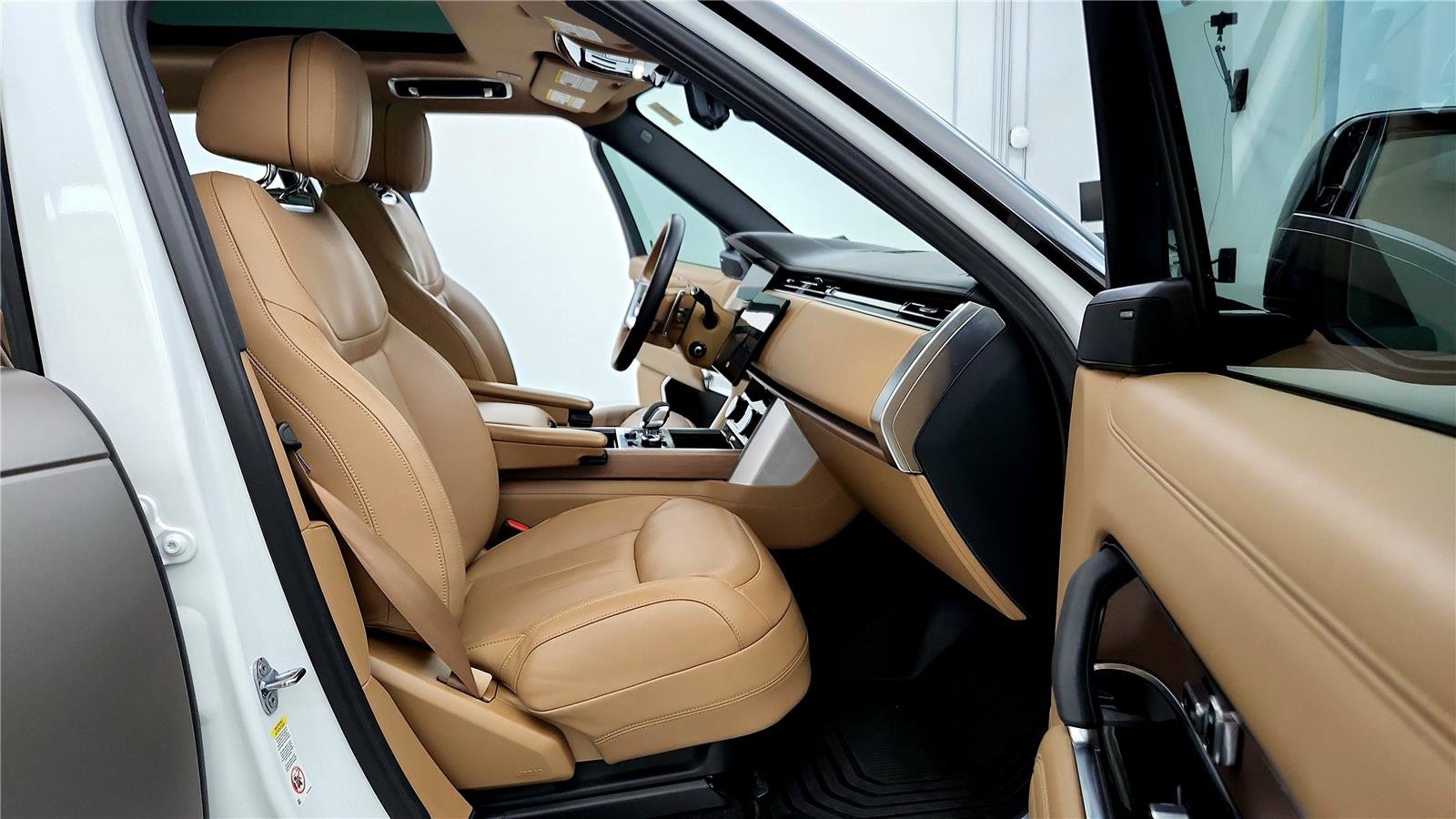 Used 2023 Land Rover Range Rover SE image 15