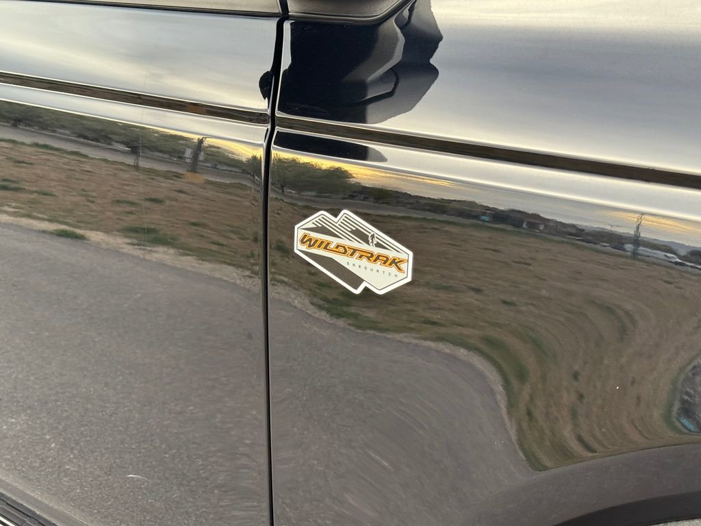 Used 2022 Ford Bronco Wildtrak image 18