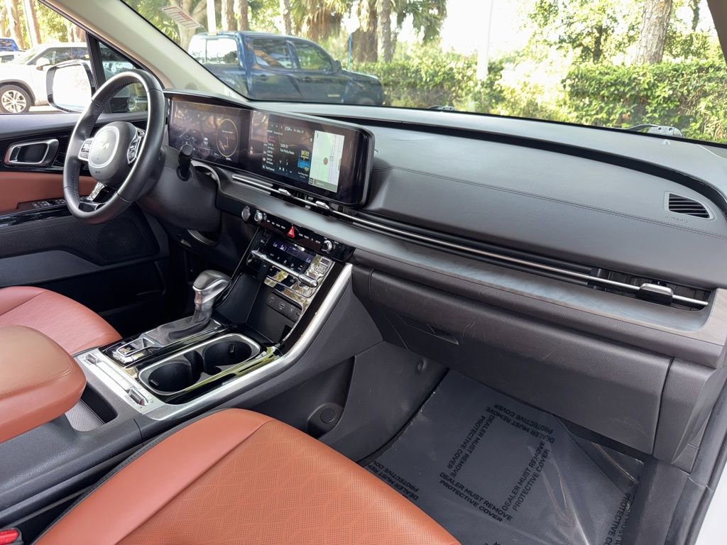 Used 2024 Kia Carnival SX image 18