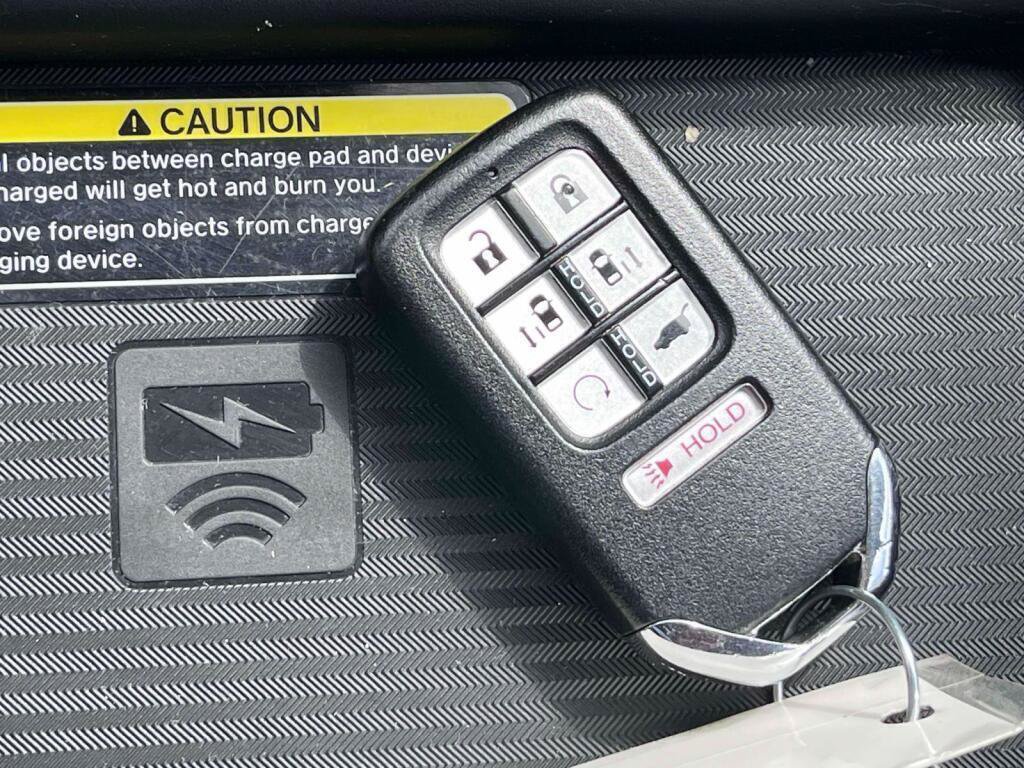 Used 2022 Honda Odyssey Elite image 4